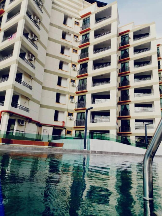 มารีน่า ไฮท์ โฮเต็ล เรสซิเดนซ์ Hotel ลุมุต ภายนอก รูปภาพ