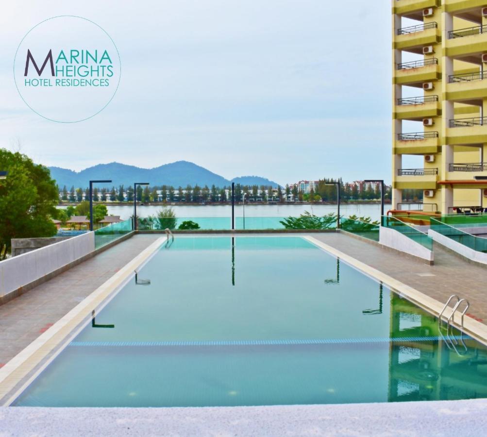 มารีน่า ไฮท์ โฮเต็ล เรสซิเดนซ์ Hotel ลุมุต ภายนอก รูปภาพ