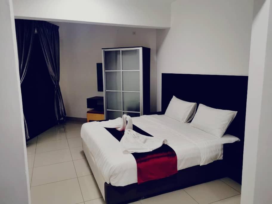 มารีน่า ไฮท์ โฮเต็ล เรสซิเดนซ์ Hotel ลุมุต ภายนอก รูปภาพ