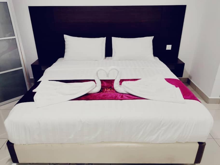 มารีน่า ไฮท์ โฮเต็ล เรสซิเดนซ์ Hotel ลุมุต ภายนอก รูปภาพ