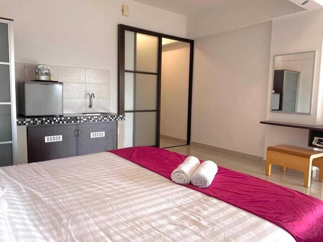 มารีน่า ไฮท์ โฮเต็ล เรสซิเดนซ์ Hotel ลุมุต ภายนอก รูปภาพ